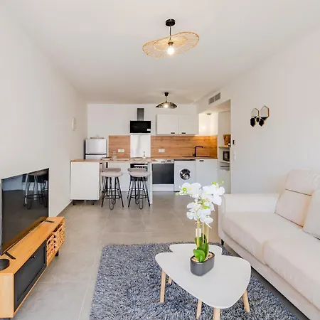 Le Sunny - Appt Climatise Avec Piscine Apartment