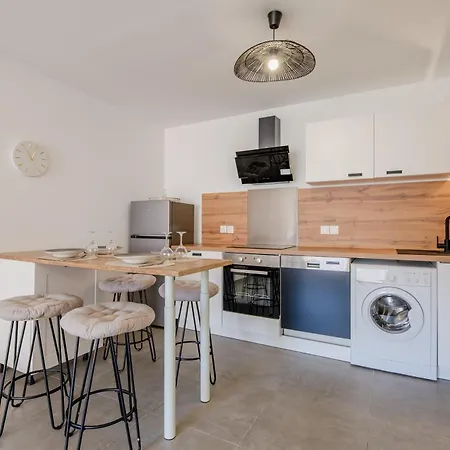 Le Sunny - Appt Climatise Avec Piscine Apartment