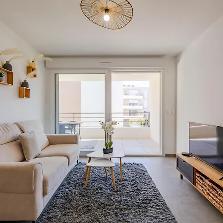 Le Sunny - Appt Climatise Avec Piscine Apartment